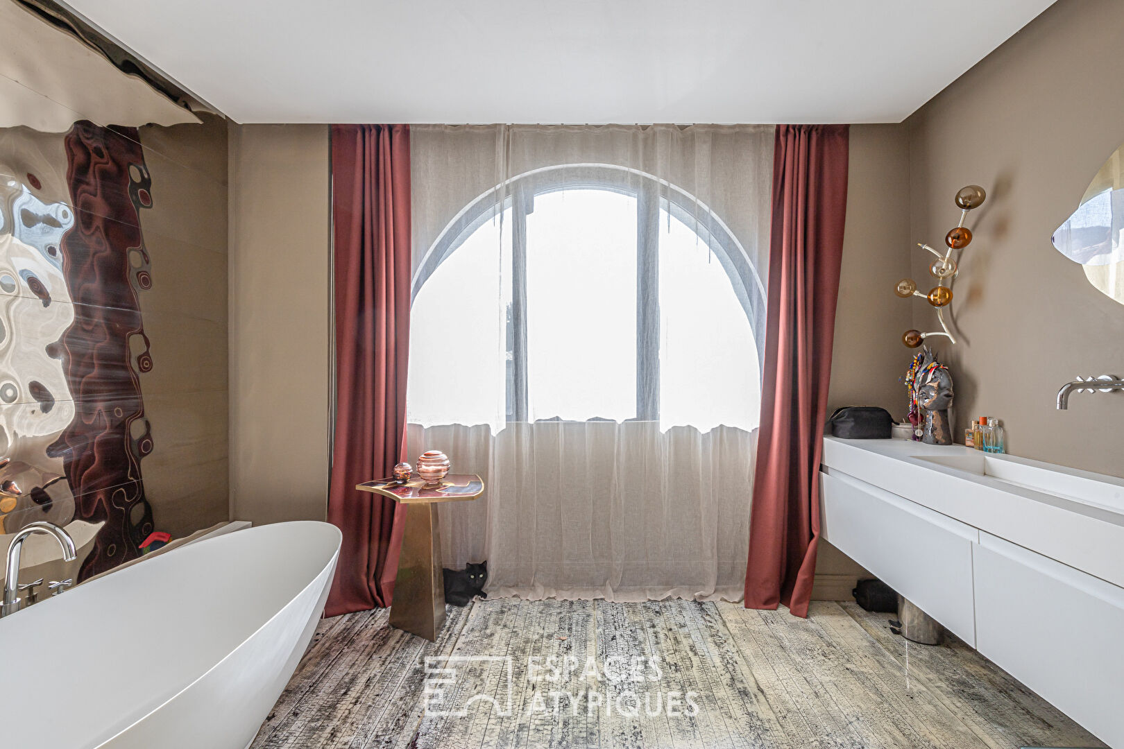 Maison d’architecte avec vue panoramique sur la Tour Eiffel