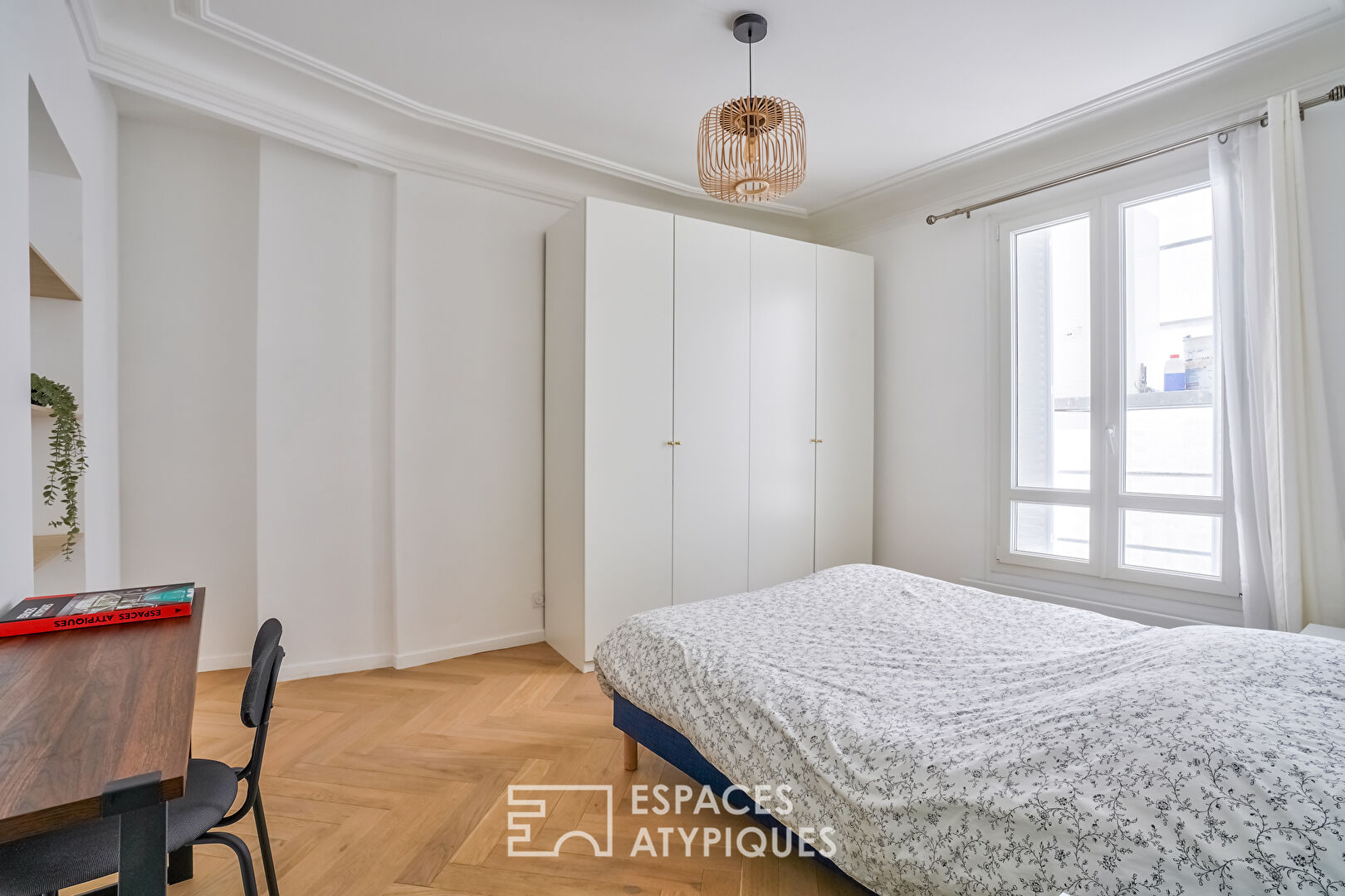 Completely renovated apartment near Courbevoie station