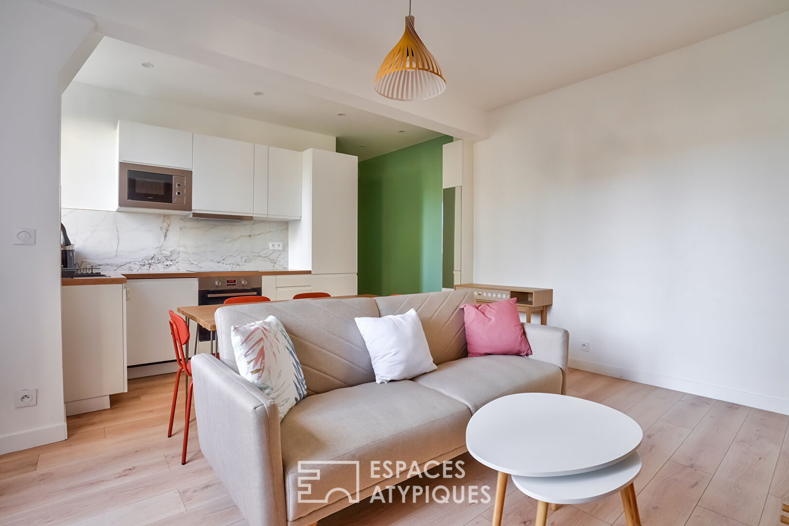 Revamped apartment, Courbevoie station area