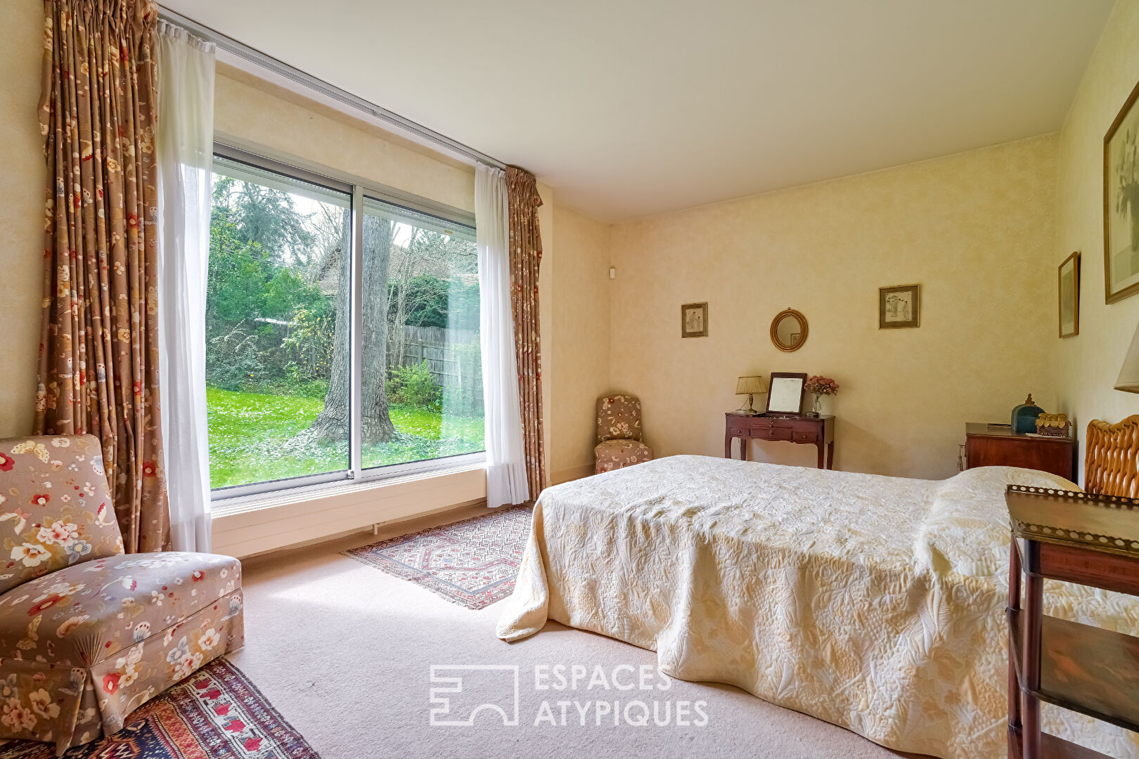 Architect-designed house in a private hamlet in Rueil-Malmaison