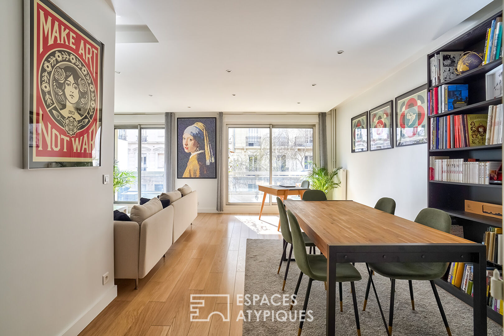 Asnières station – Crossing apartment with balcony, box and workshop