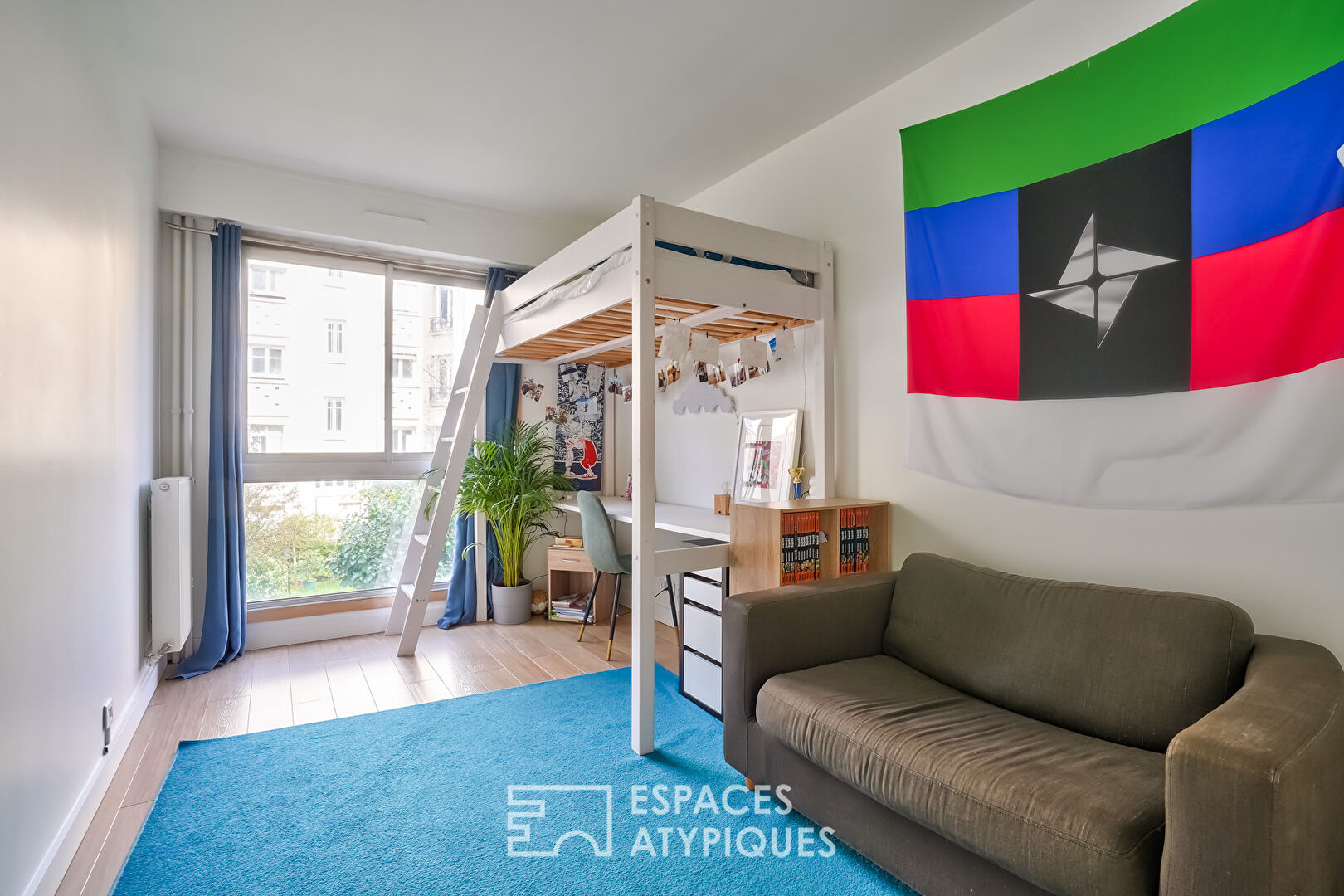 Asnières station – Crossing apartment with balcony, box and workshop