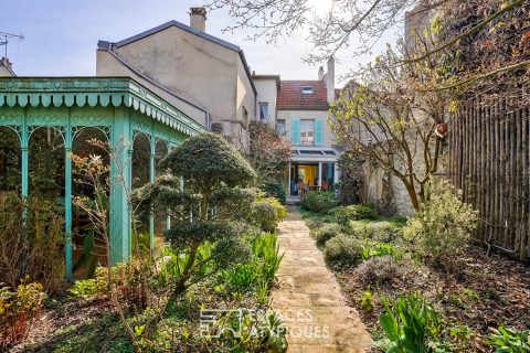 Maison ancienne atypique en centre-ville de Rueil-Malmaison avec sa véranda Eiffel