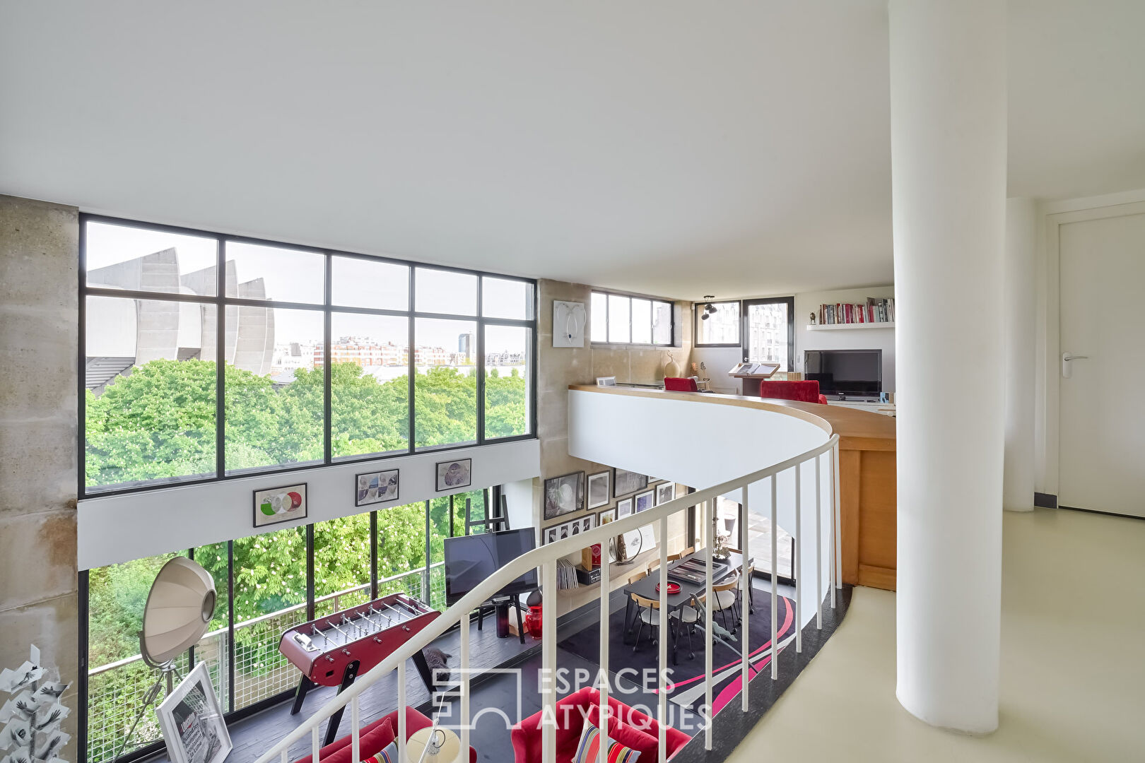Duplex with terrace designed by architect Henri Pottier in the heart of the Princes district