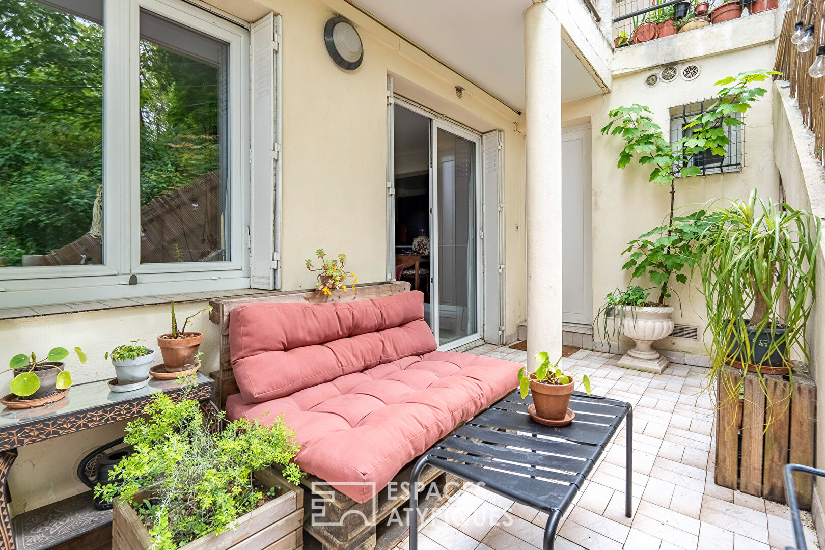 Pretty two-room apartment with terrace, a stone’s throw from the Issy RER