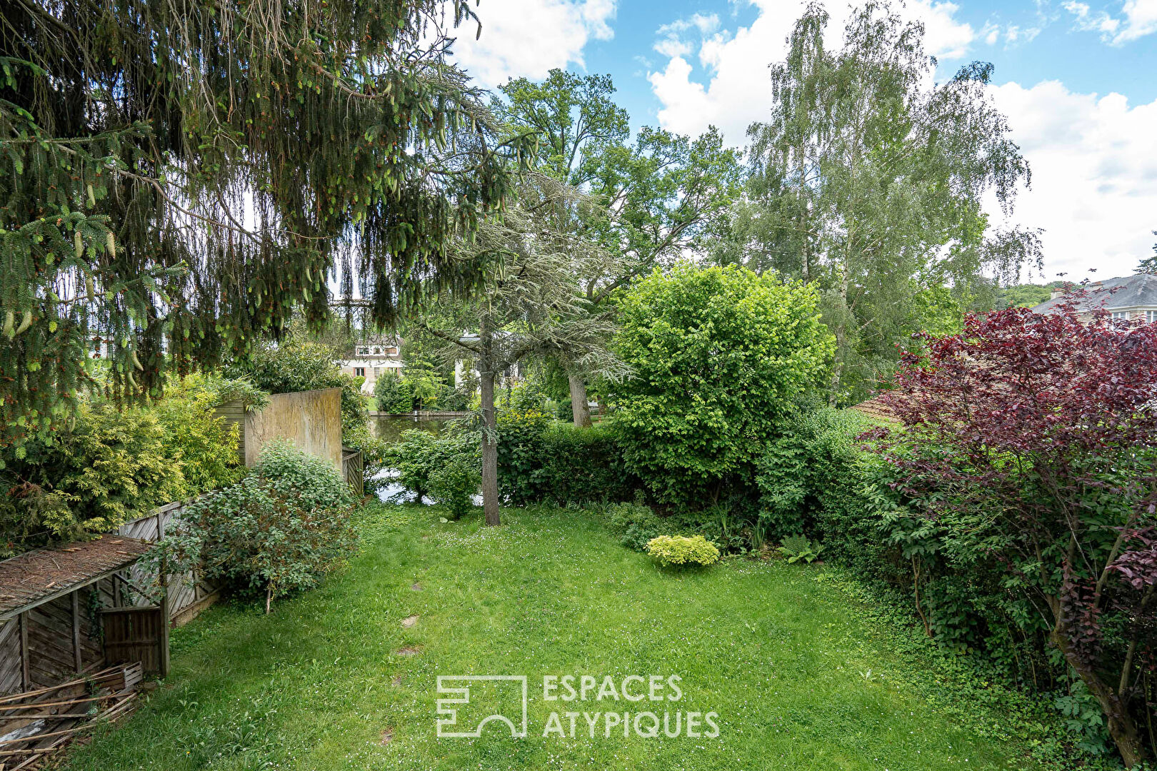 Maison familiale au bord de l’étang du domaine de la Marche