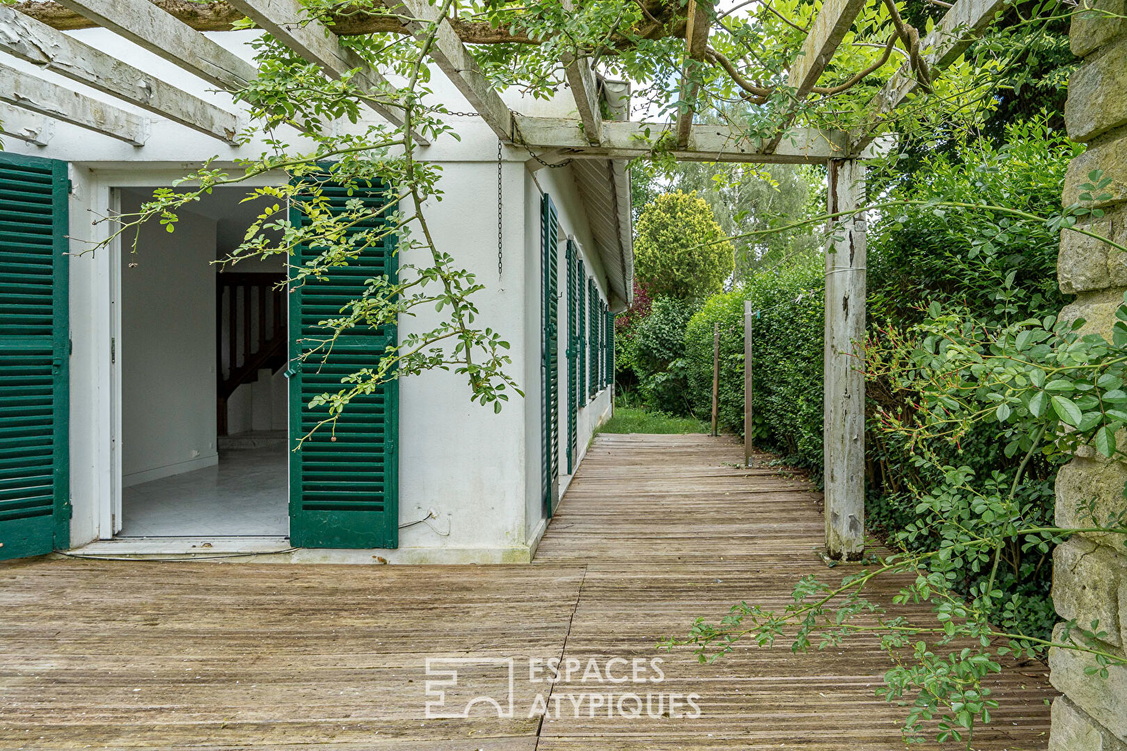 Maison familiale au bord de l’étang du domaine de la Marche