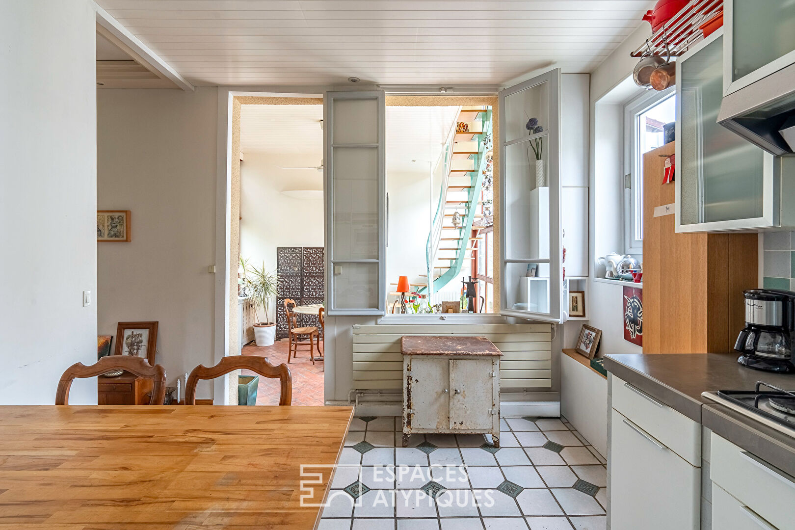 Maison familiale bardage bois et son annexe à Issy-les-Moulineaux