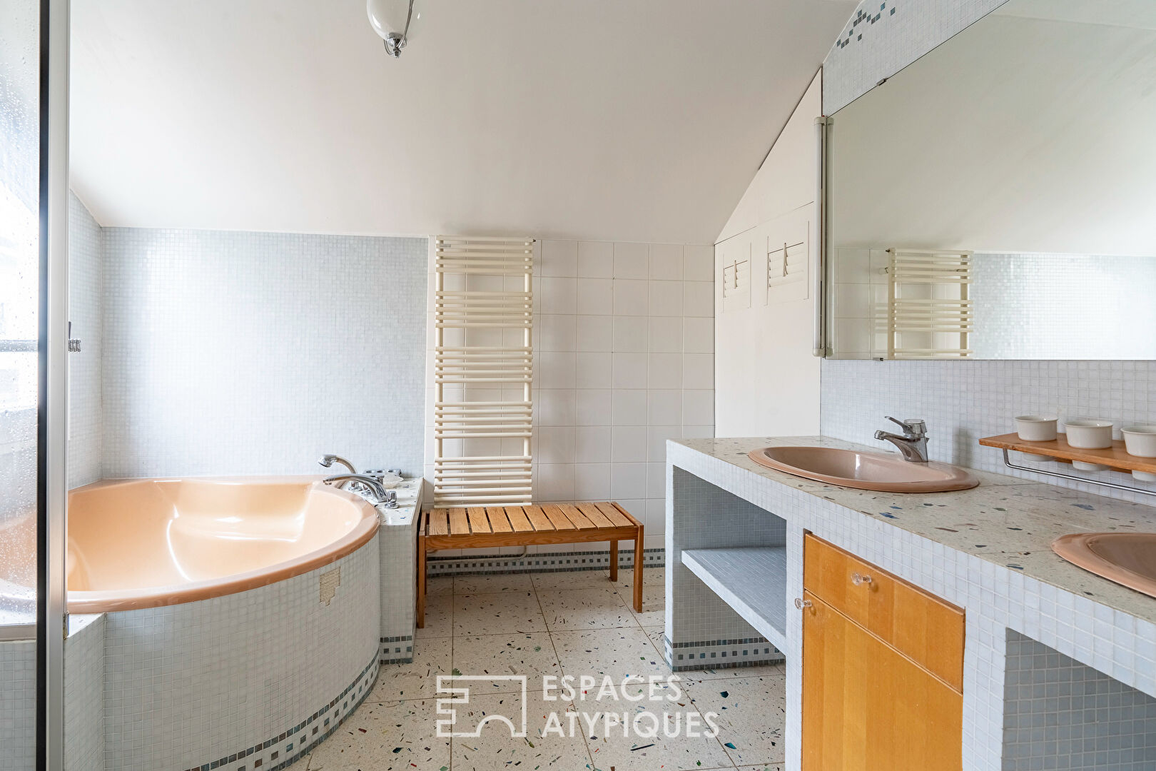 Maison familiale bardage bois et son annexe à Issy-les-Moulineaux