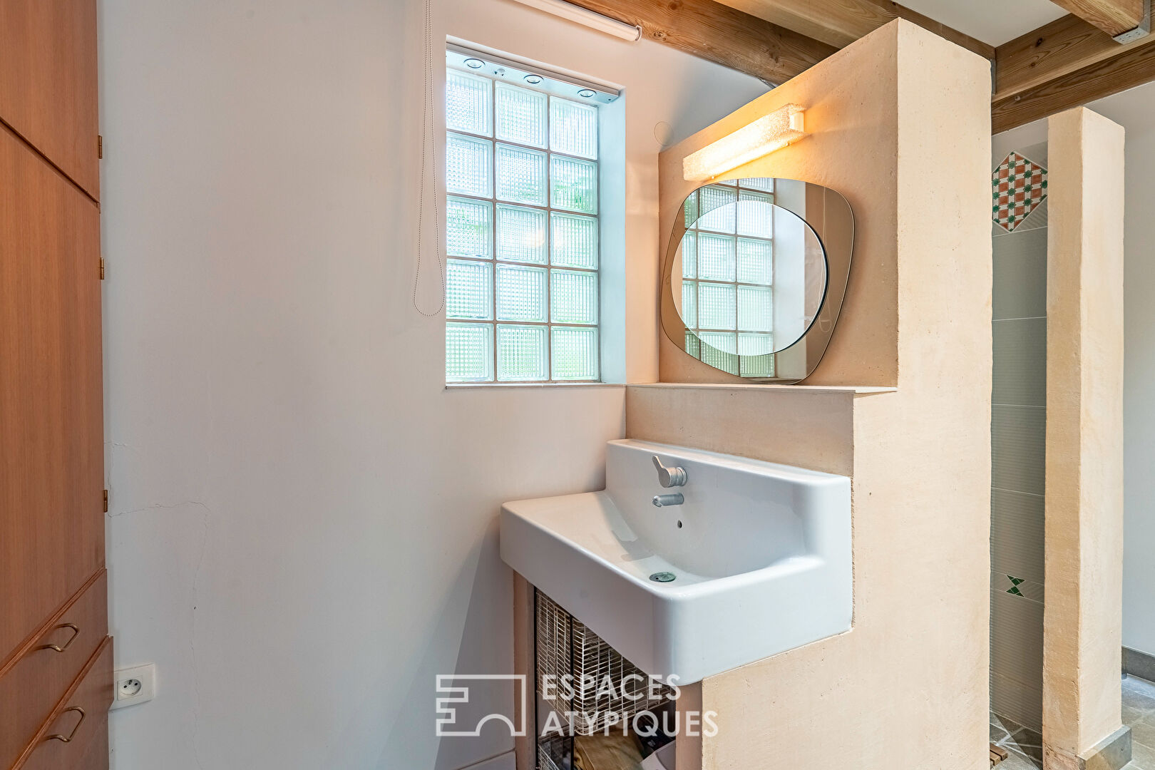 Maison familiale bardage bois et son annexe à Issy-les-Moulineaux
