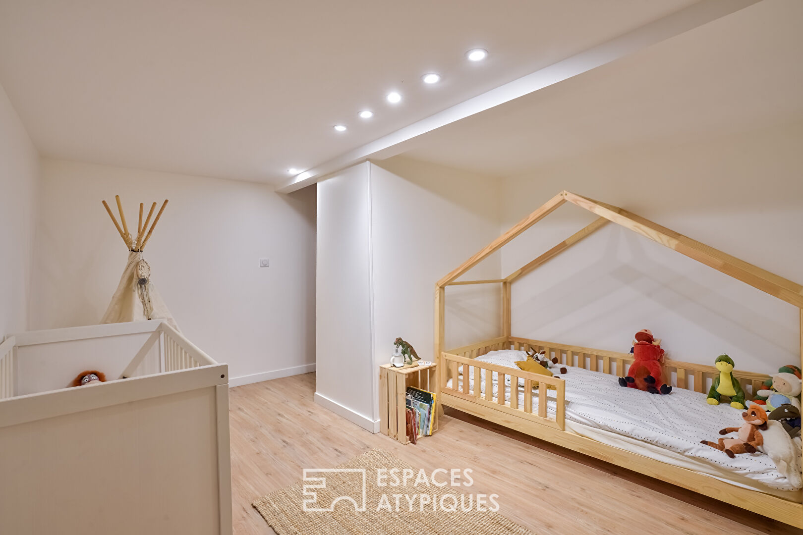 Beautifully renovated duplex with terrace