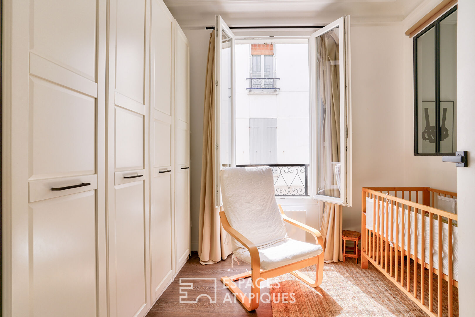 Duplex with private garden in the Bac district