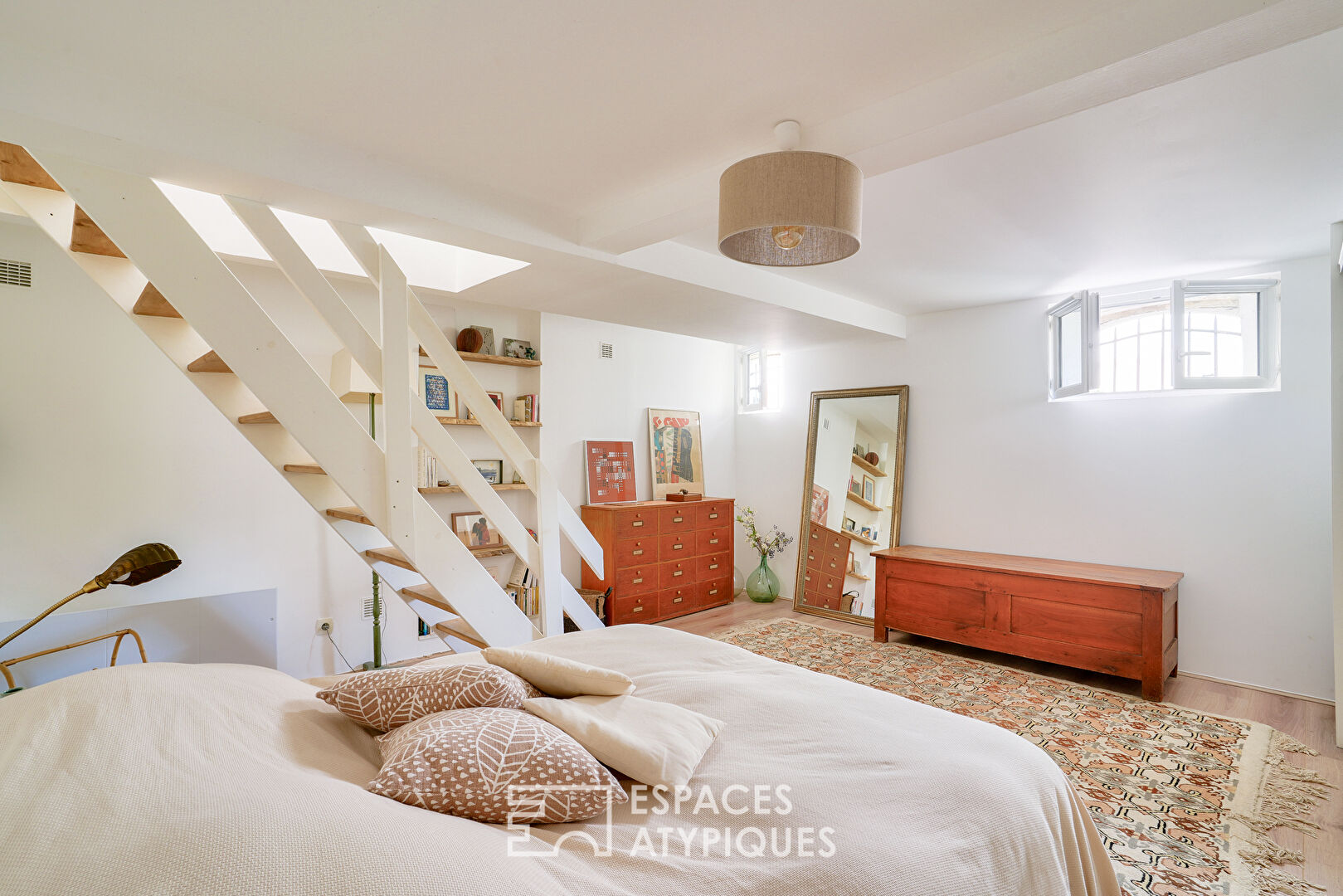 Duplex with private garden in the Bac district