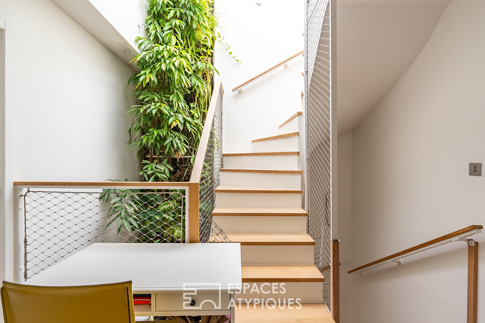 Maison d’architecte avec jardin et toit-terrasse vue Tour Eiffel à Issy-les-Moulineaux