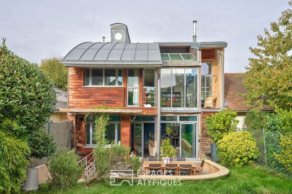 Maison d'architecte et son jardin dans une impasse privée