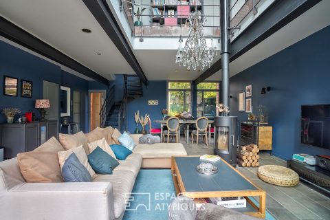 Maison d’architecte et son jardin dans une impasse privée