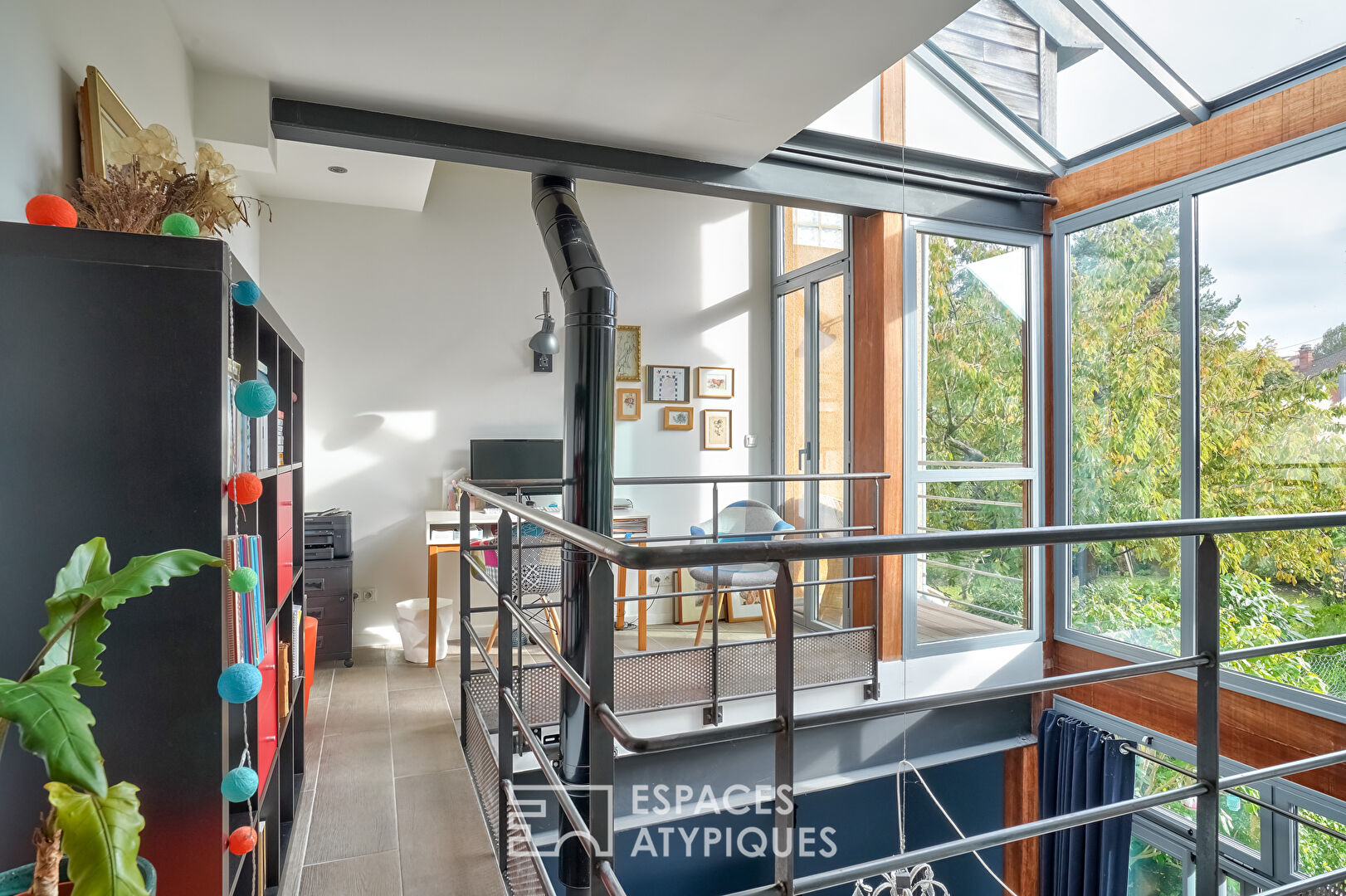 Maison d’architecte et son jardin dans une impasse privée