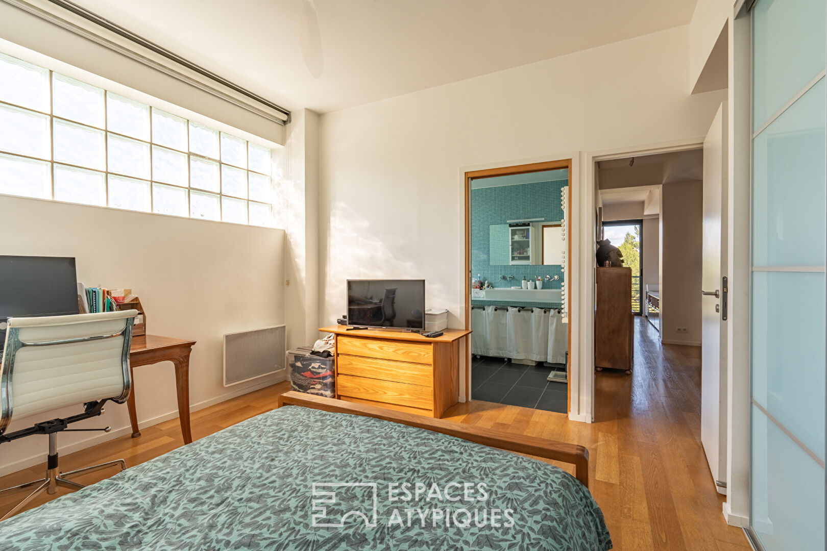 Appartement Loft contemporain avec jardin partagé