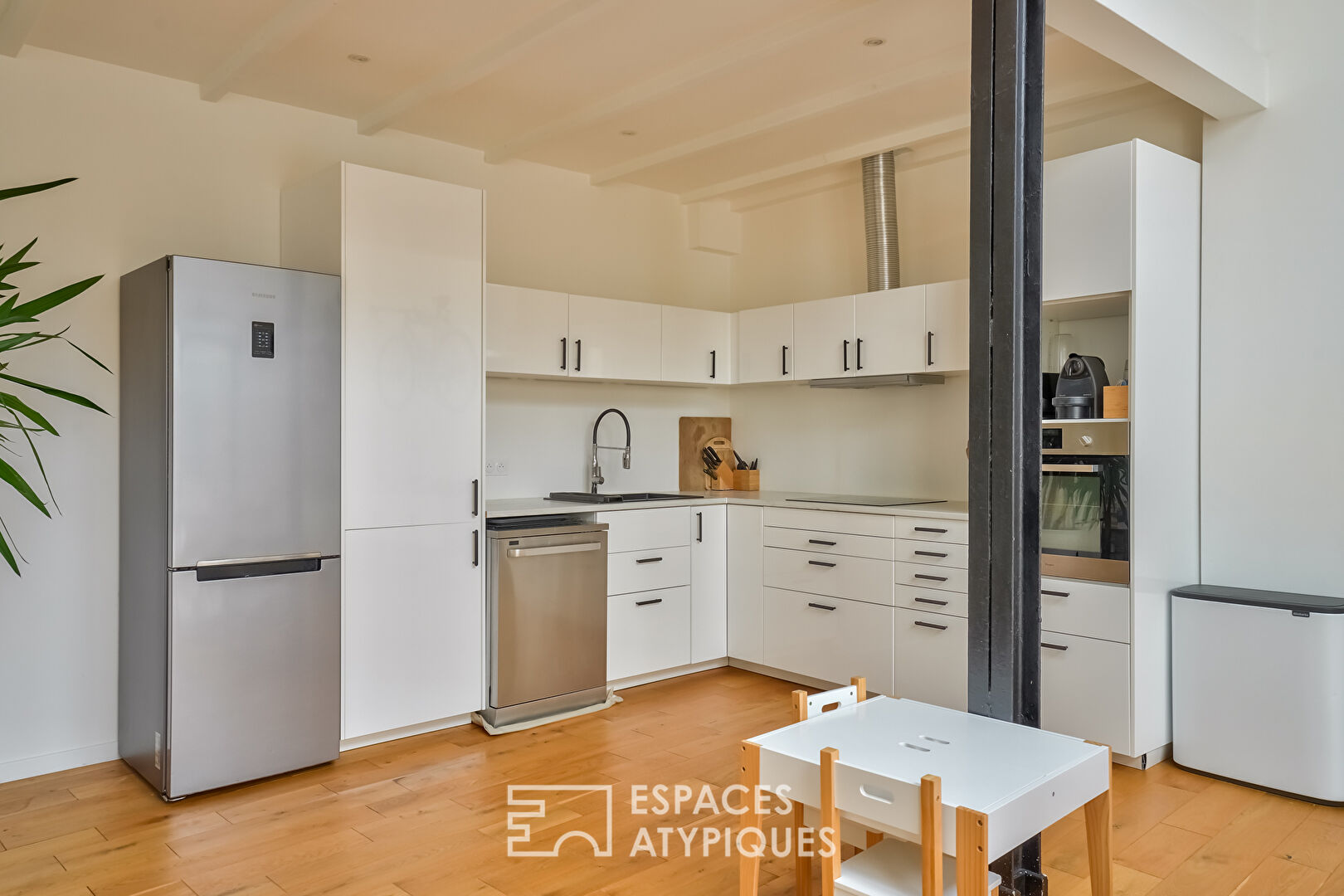 Loft avec terrasse à la gare de Courbevoie