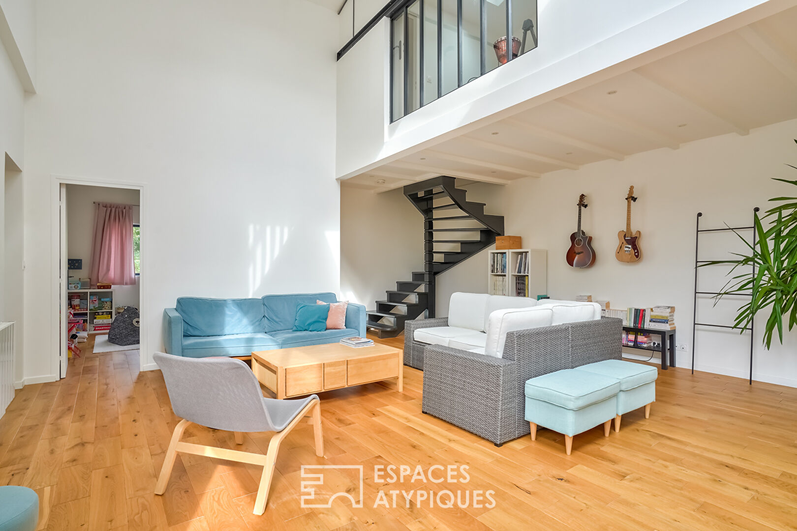 Loft avec terrasse à la gare de Courbevoie