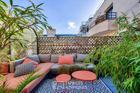 Contemporary spirit on a high floor with terrace