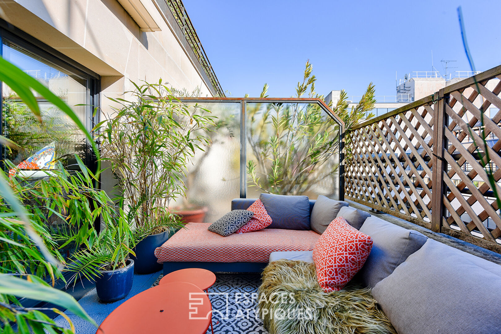 Contemporary spirit on a high floor with terrace