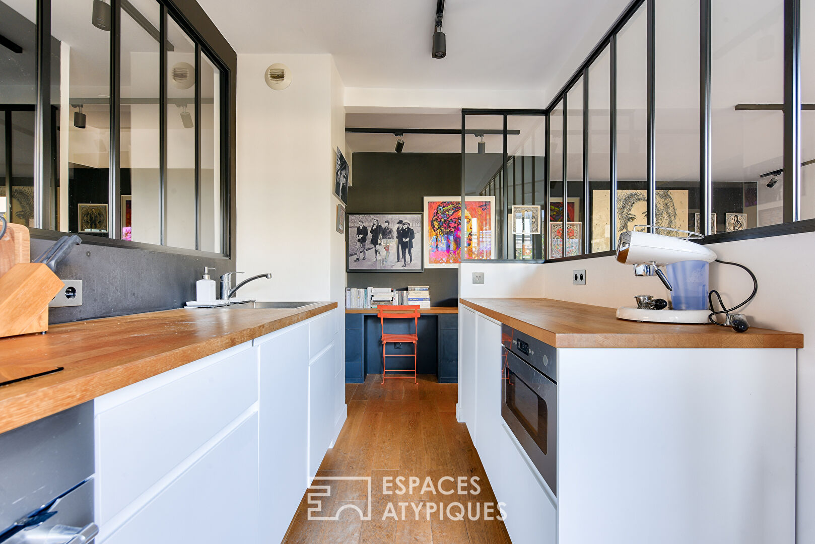 Contemporary spirit on a high floor with terrace