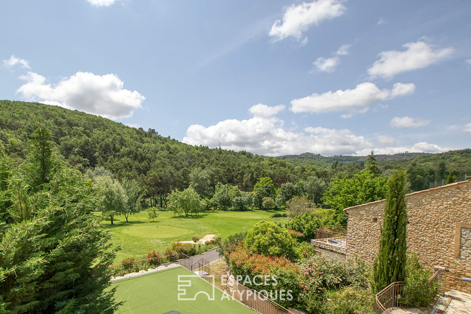 Domaine hôtelier en Provence, entièrement rénové