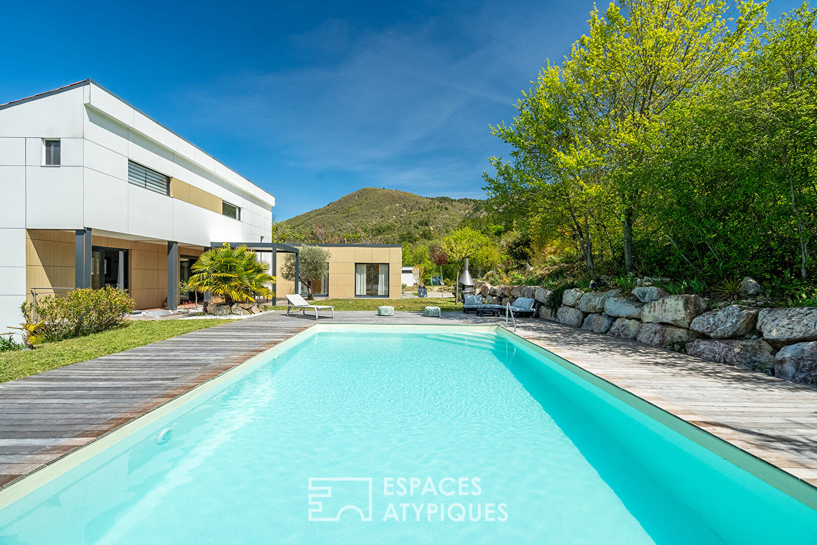 Property with view and swimming pool