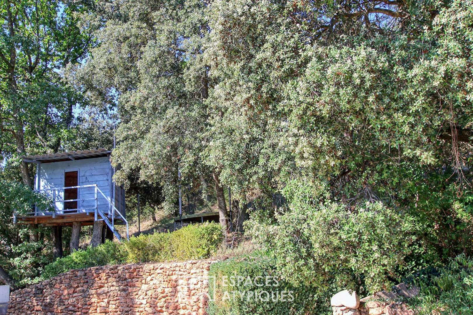 Maison familiale avec piscine et vue