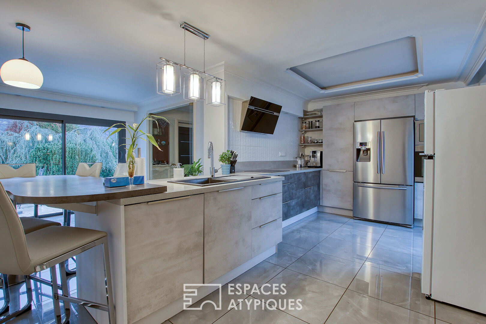 Maison contemporaine idéale pour projet familial ou professionnel
