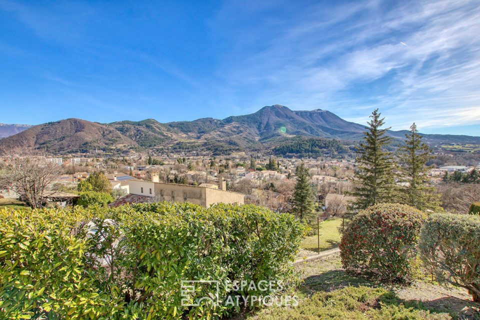 Villa avec piscine et vue imprenable