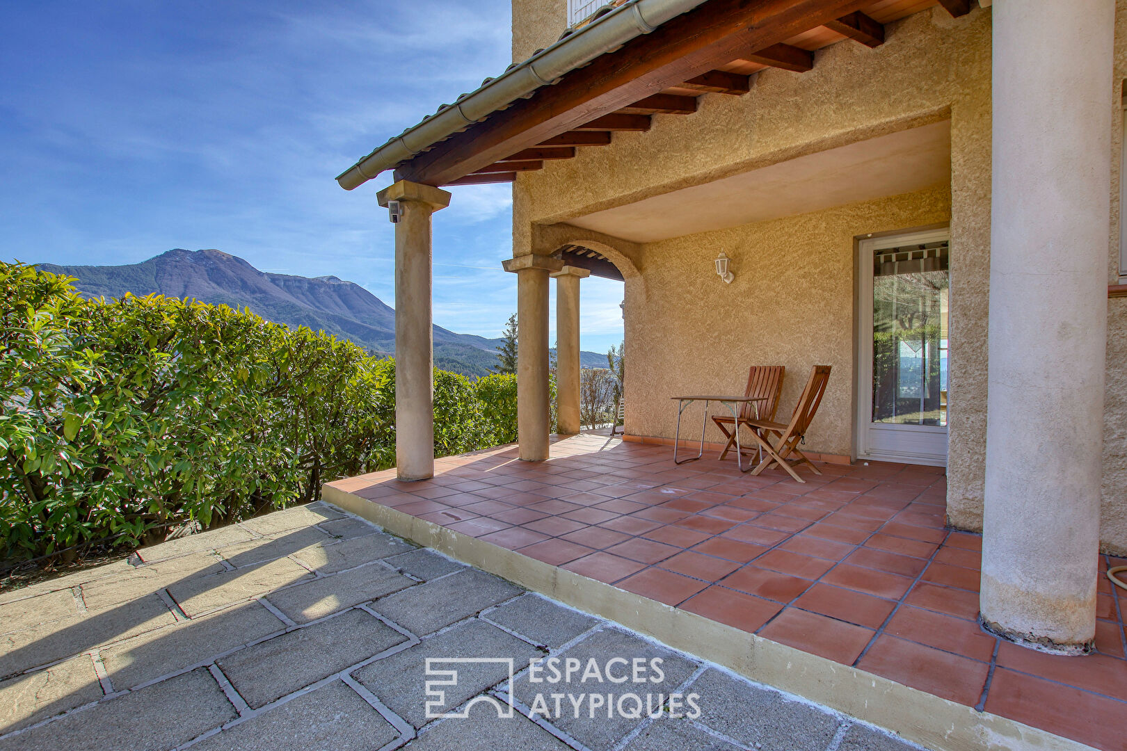 Villa avec piscine et vue imprenable