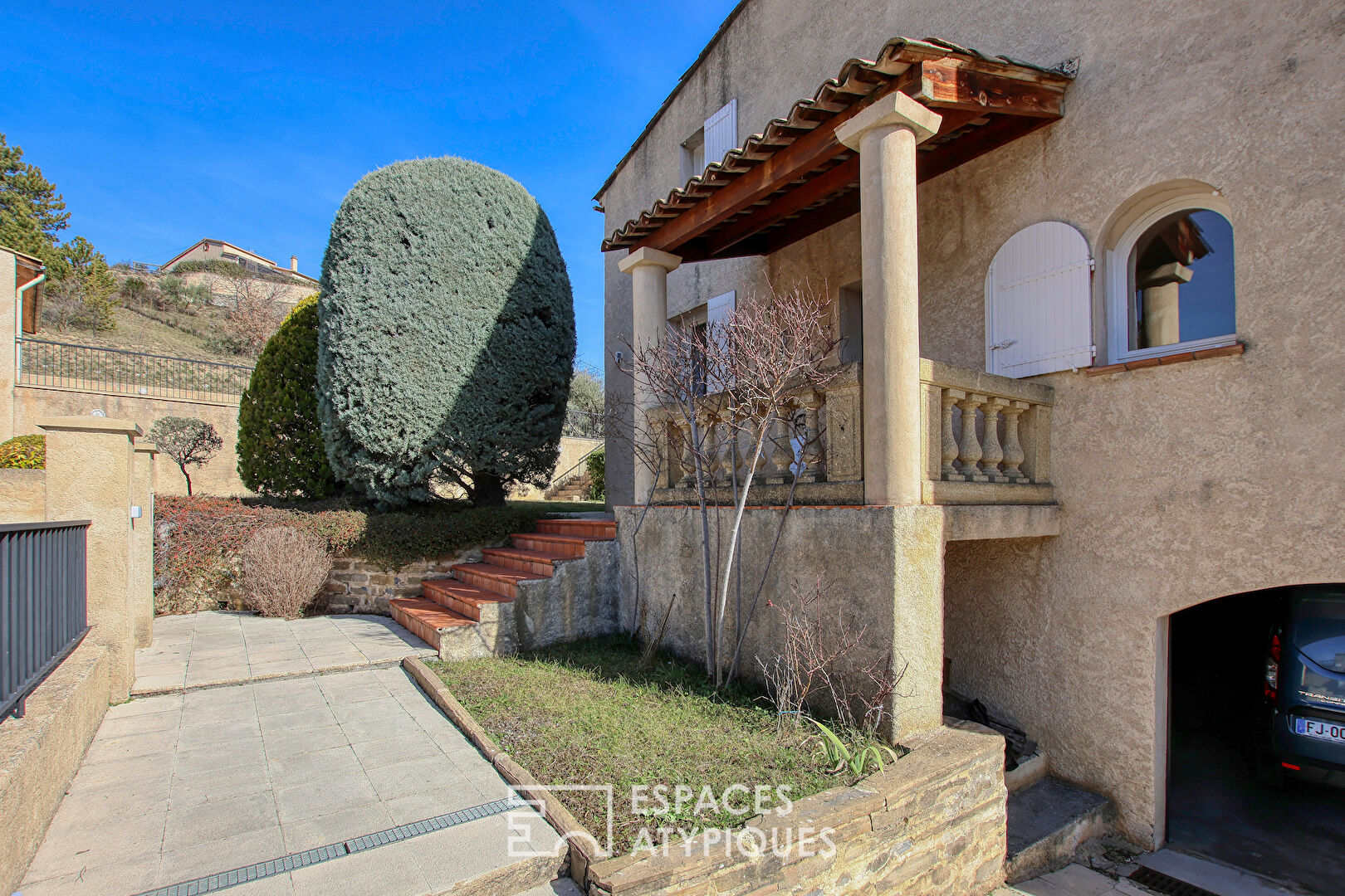 Villa avec piscine et vue imprenable