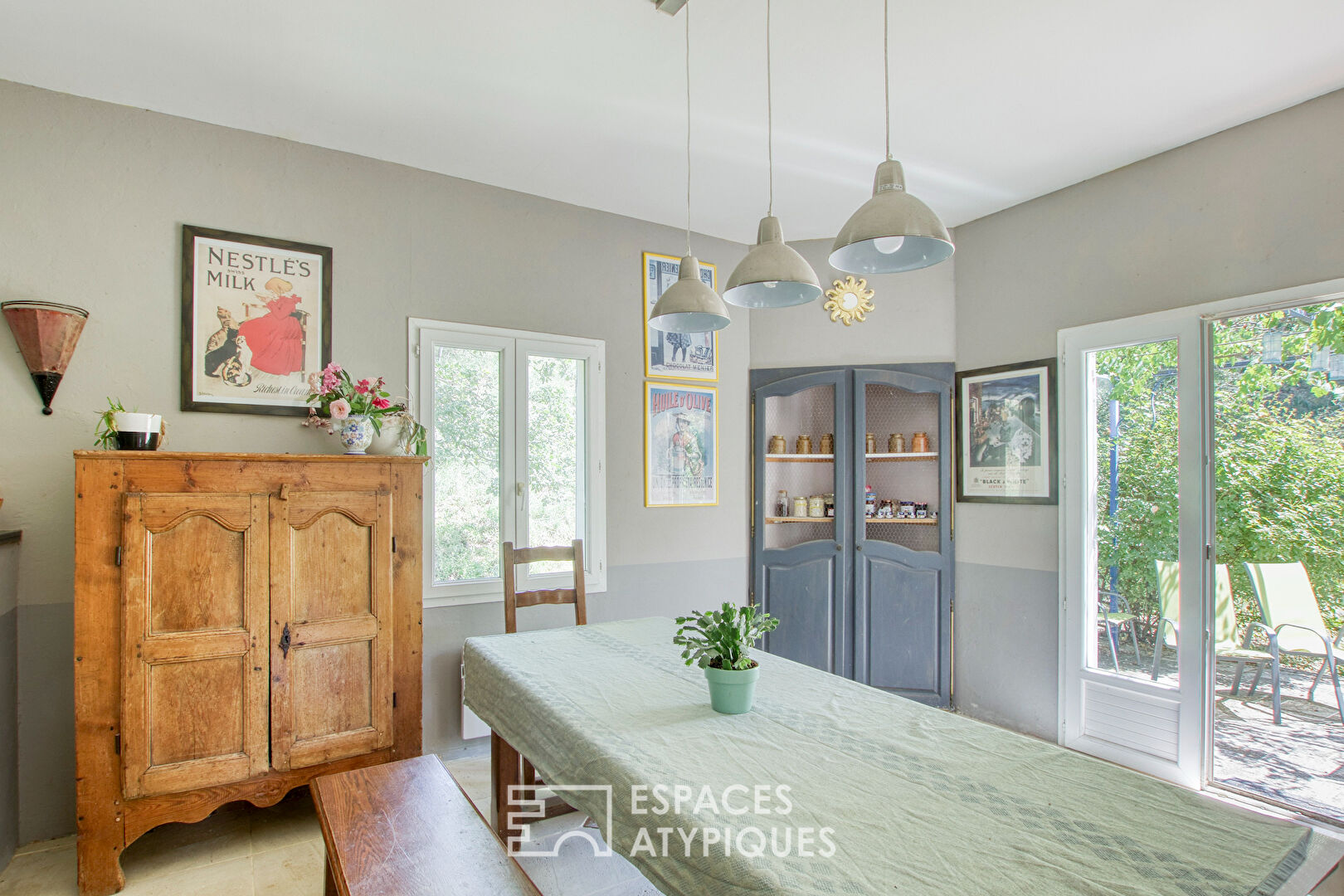 Modern bastide in the heart of orchards