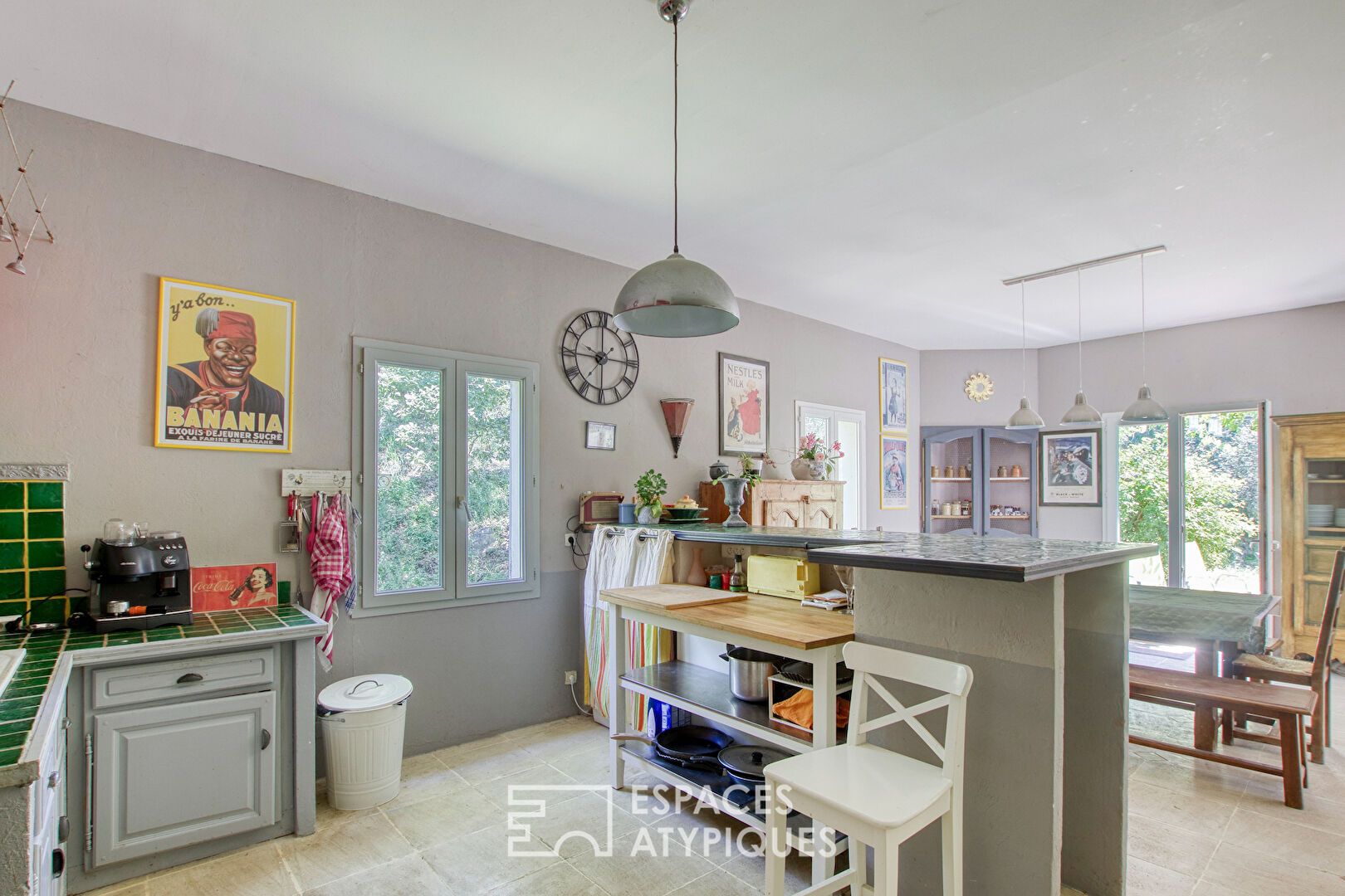 Modern bastide in the heart of orchards