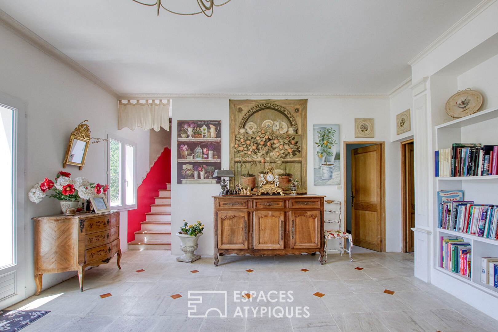 Modern bastide in the heart of orchards