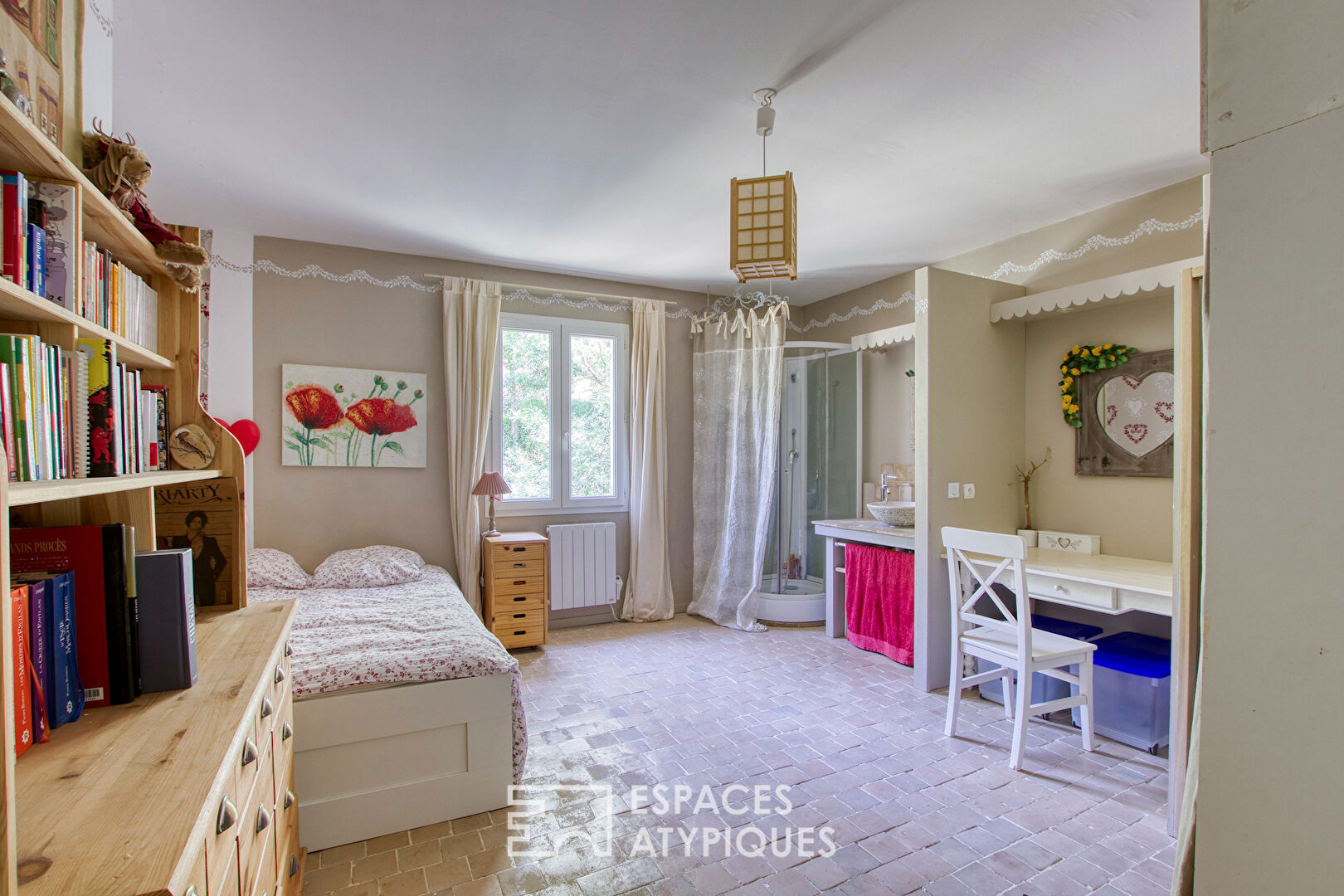 Modern bastide in the heart of orchards