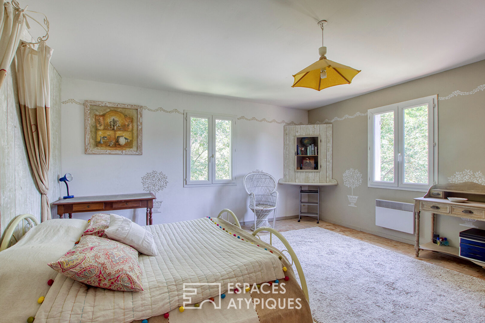 Modern bastide in the heart of orchards