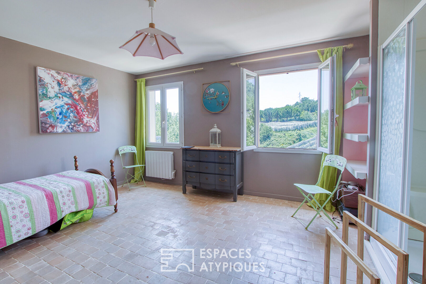 Modern bastide in the heart of orchards