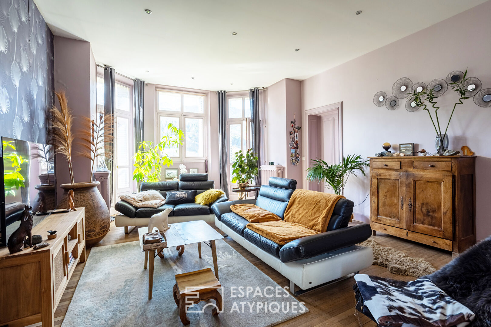 Rare apartment and large garden in Mexican villa