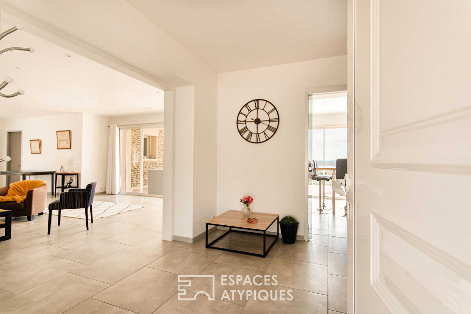 Propriété de prestige avec grand jardin arboré, vue et piscine