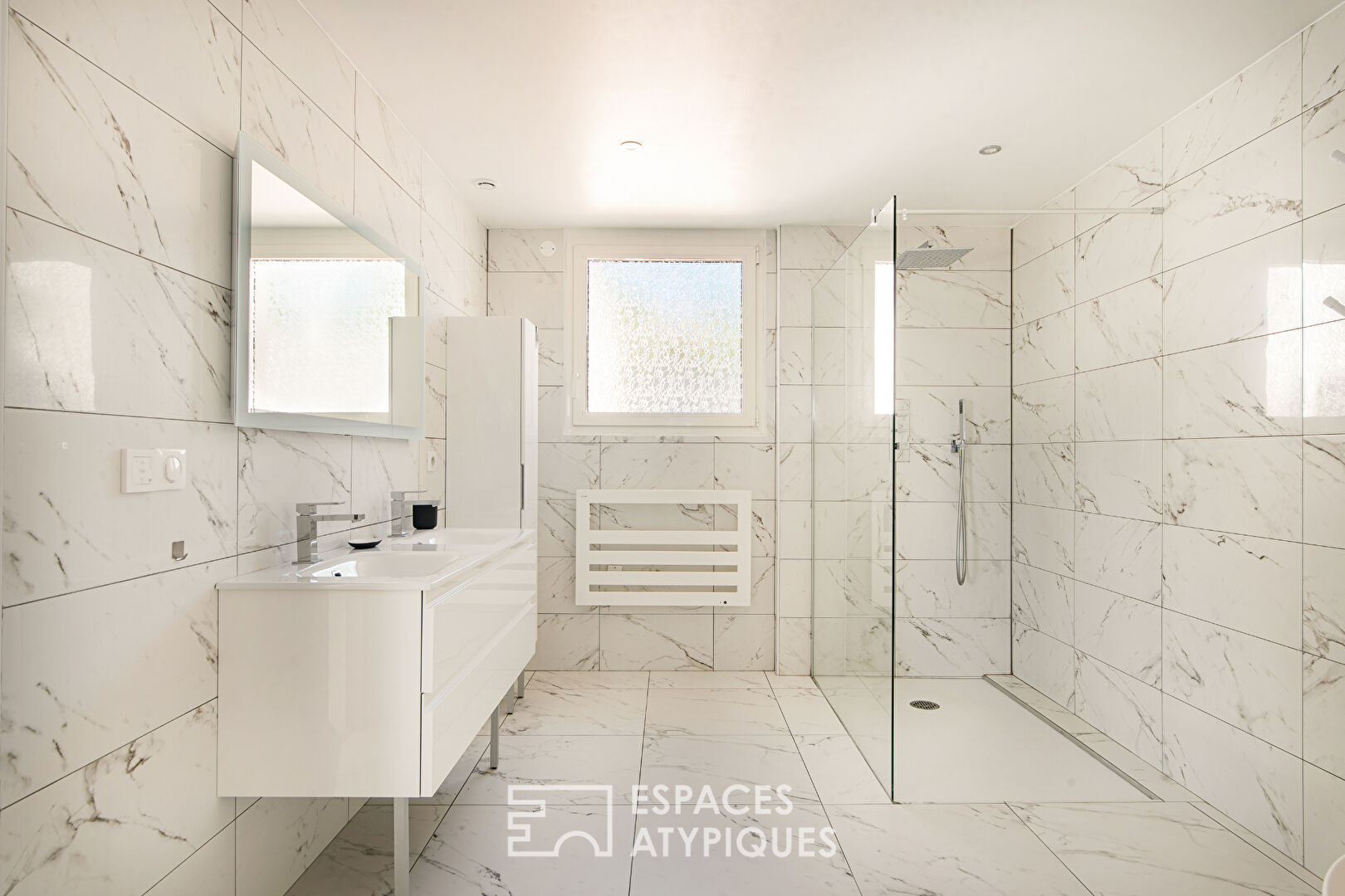 Propriété de prestige avec grand jardin arboré, vue et piscine