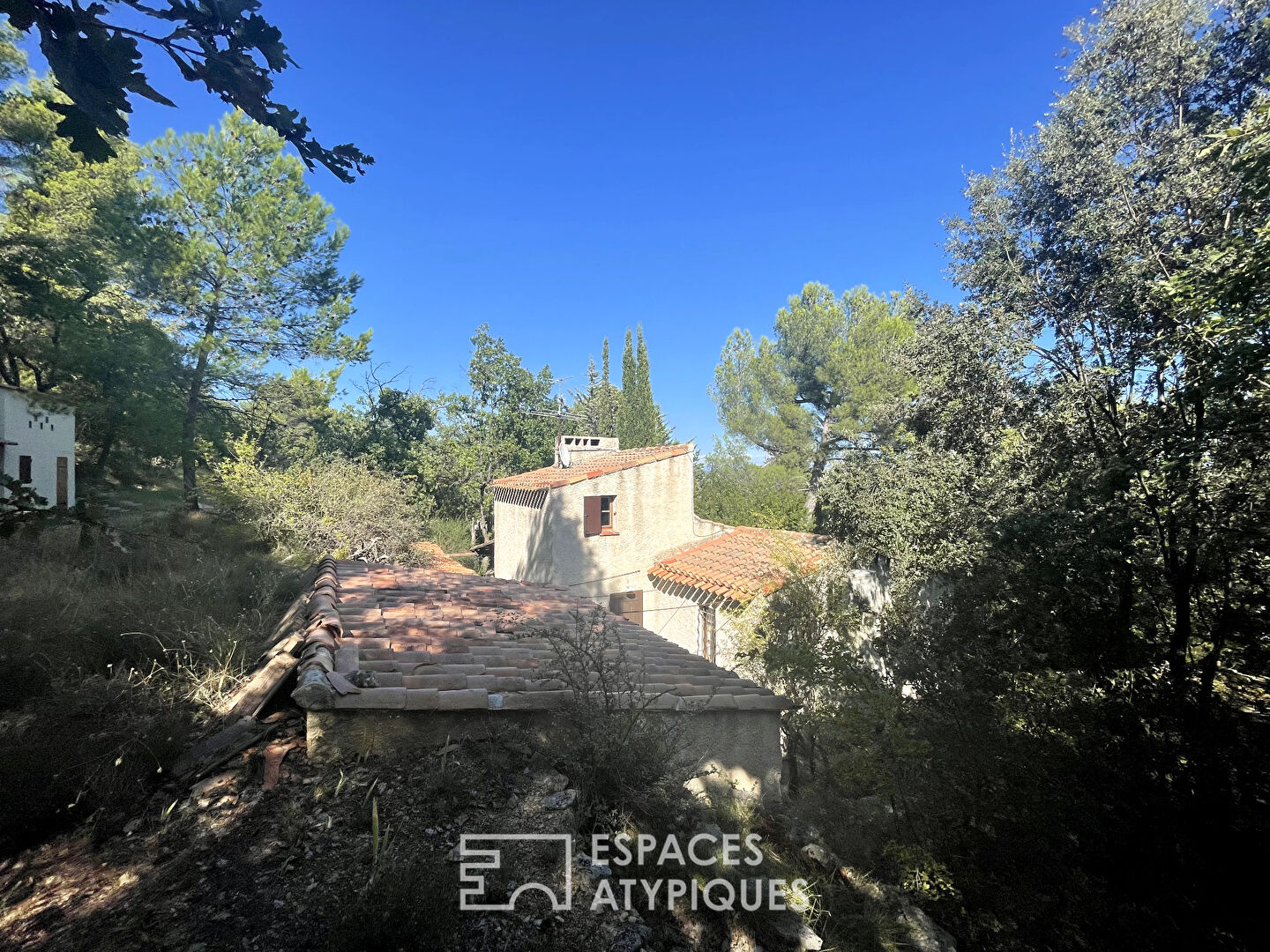 House on land of 8000 m2 including 4000 m2 buildable