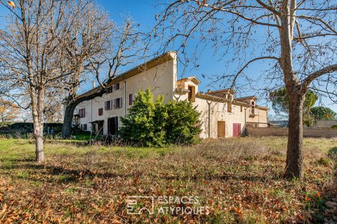 Propriété de 845 m2 à repenser sur magnifique domaine