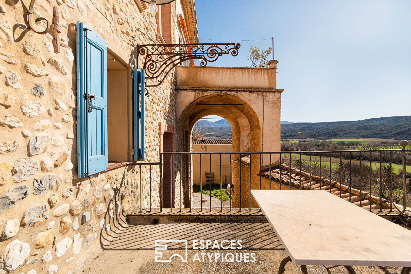 Maison avec vue imprenable, garage et appartement 10 pièce(s) 340 m2