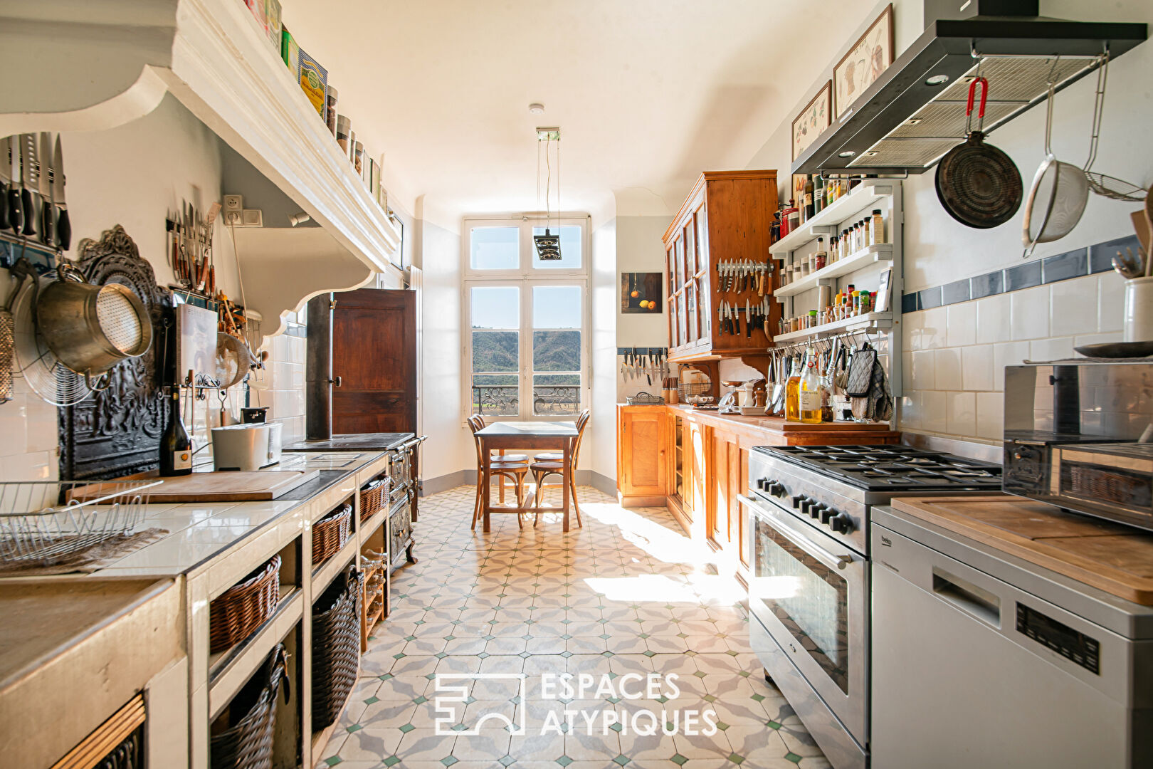 Maison avec vue imprenable, garage et appartement 10 pièce(s) 340 m2