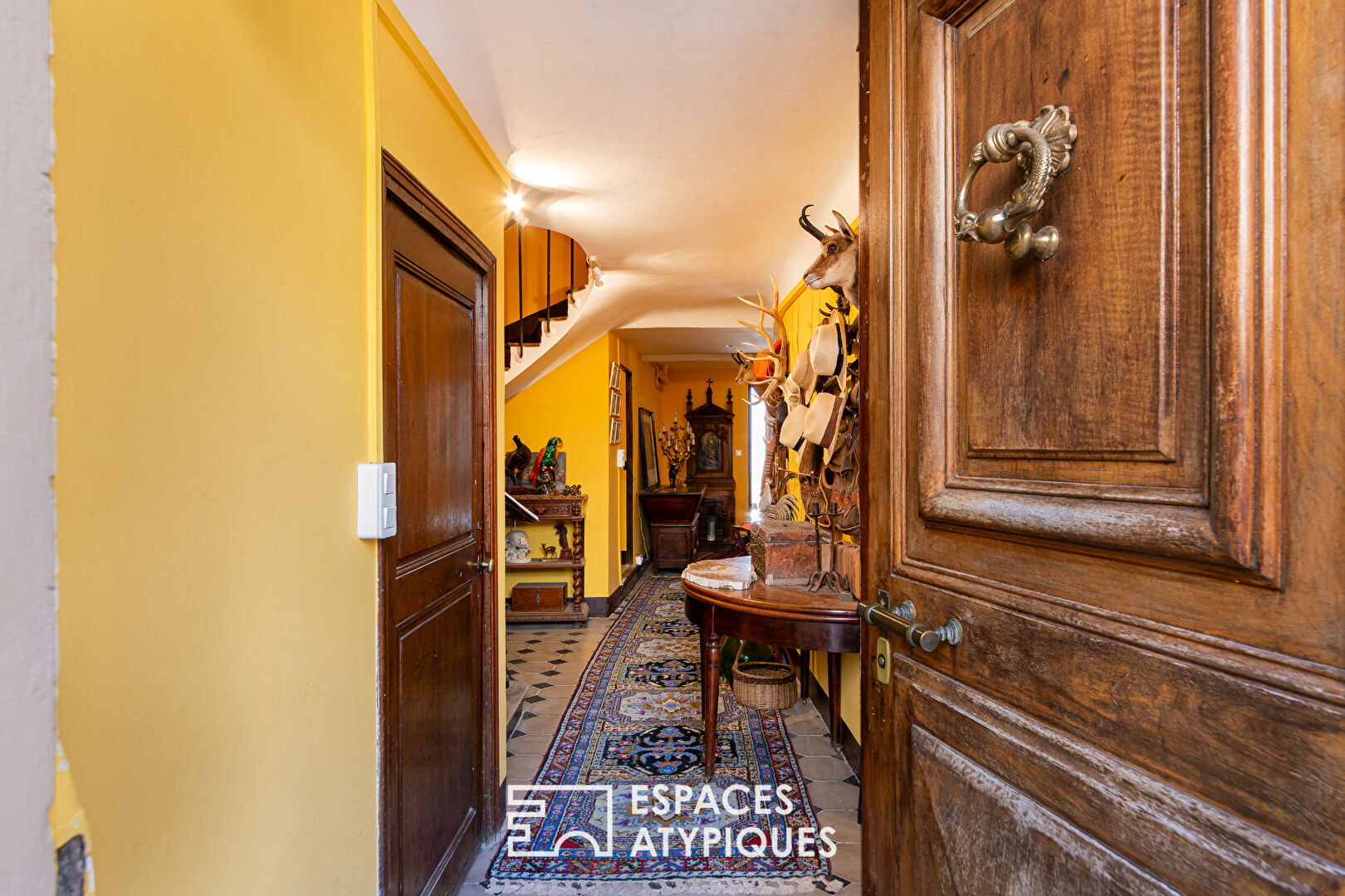 Maison avec vue imprenable, garage et appartement 10 pièce(s) 340 m2