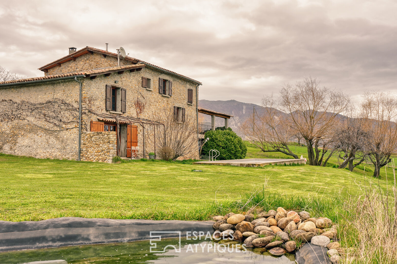 Charming property and its caretaker’s house