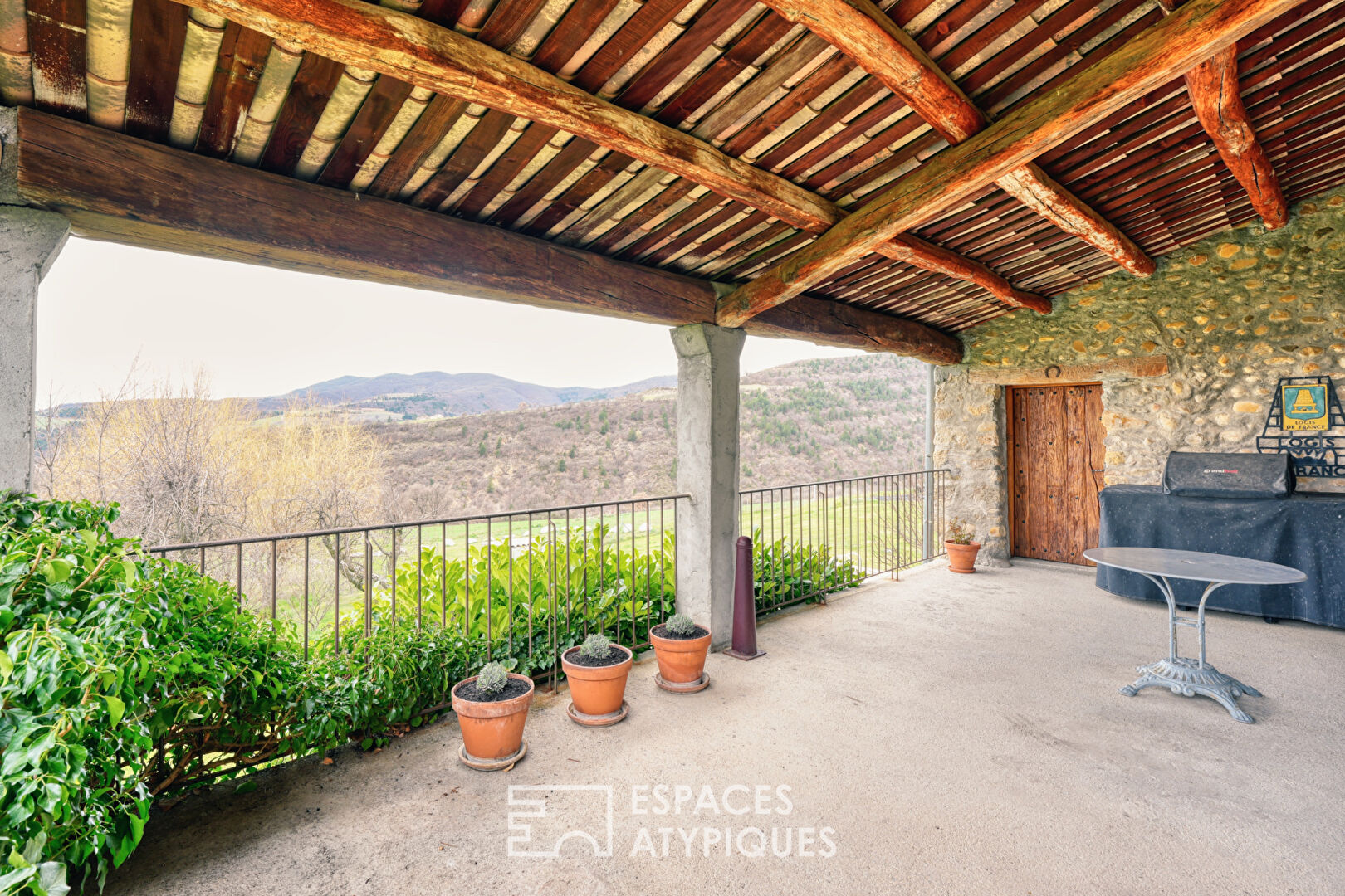 Charming property and its caretaker’s house